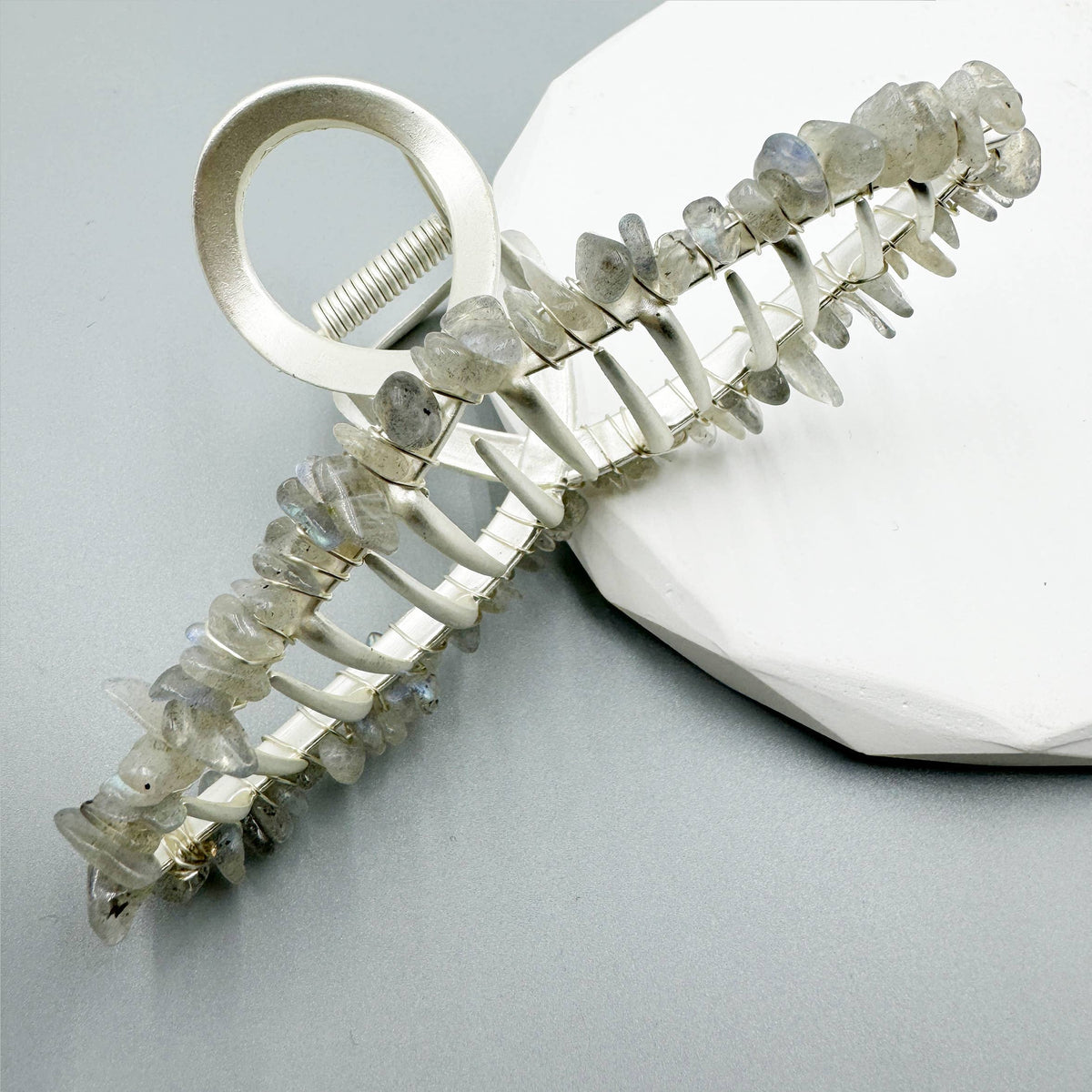 Irregular Natural Stone Cross Hair Clip L4671