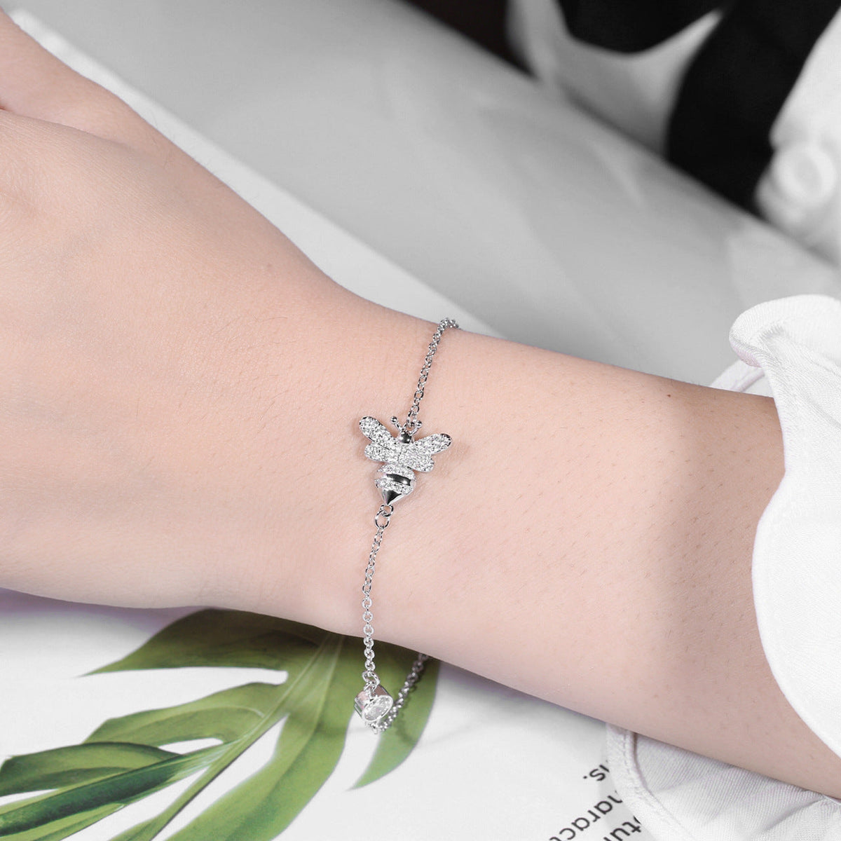 Bee Zircon Chain Bracelet B2688 – view 5