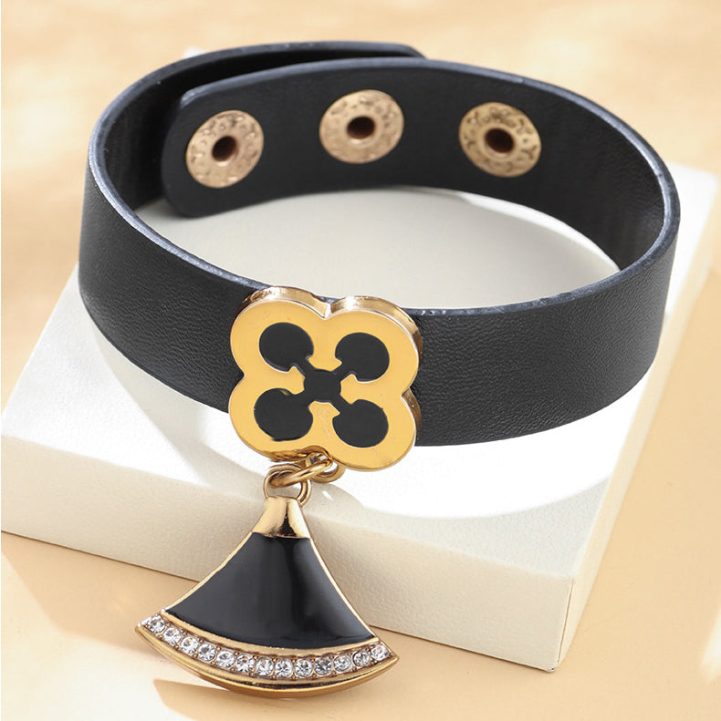Clover Tassel Leather Bracelet B2852