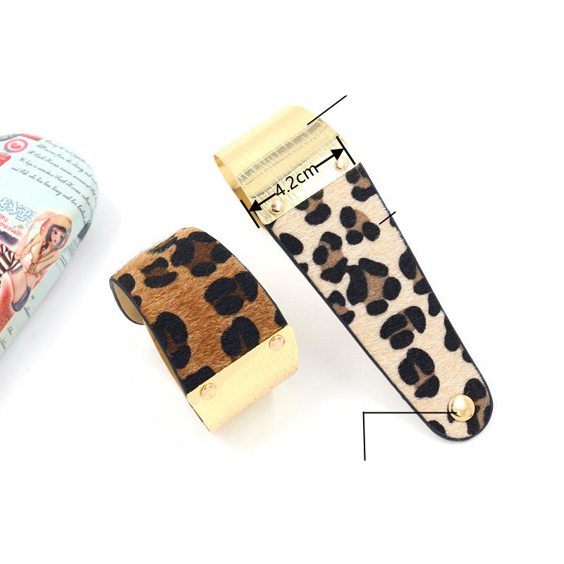 Animal Pattern Alloy Bracelet B2942