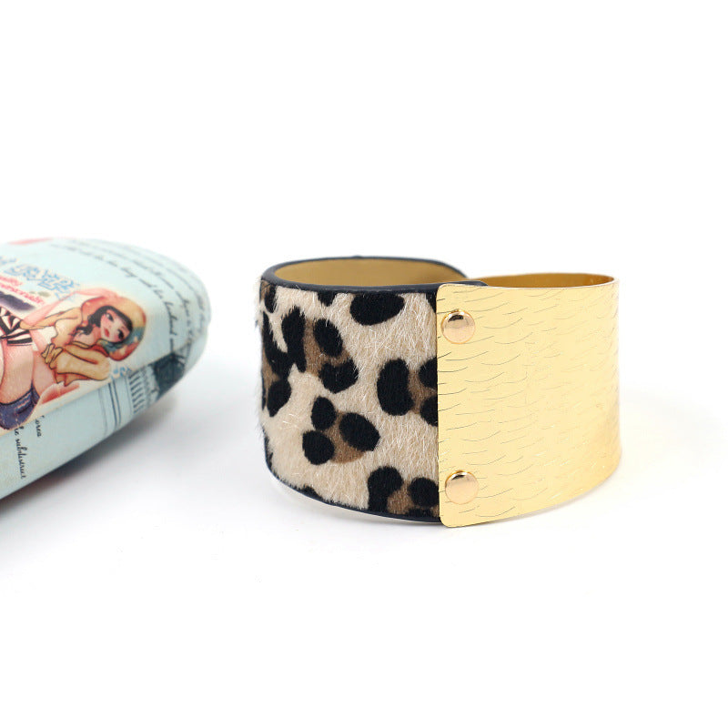 Animal Pattern Alloy Bracelet B2942