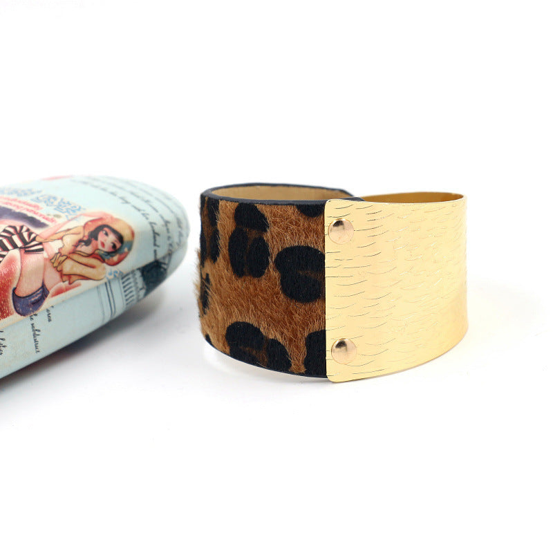 Animal Pattern Alloy Bracelet B2942