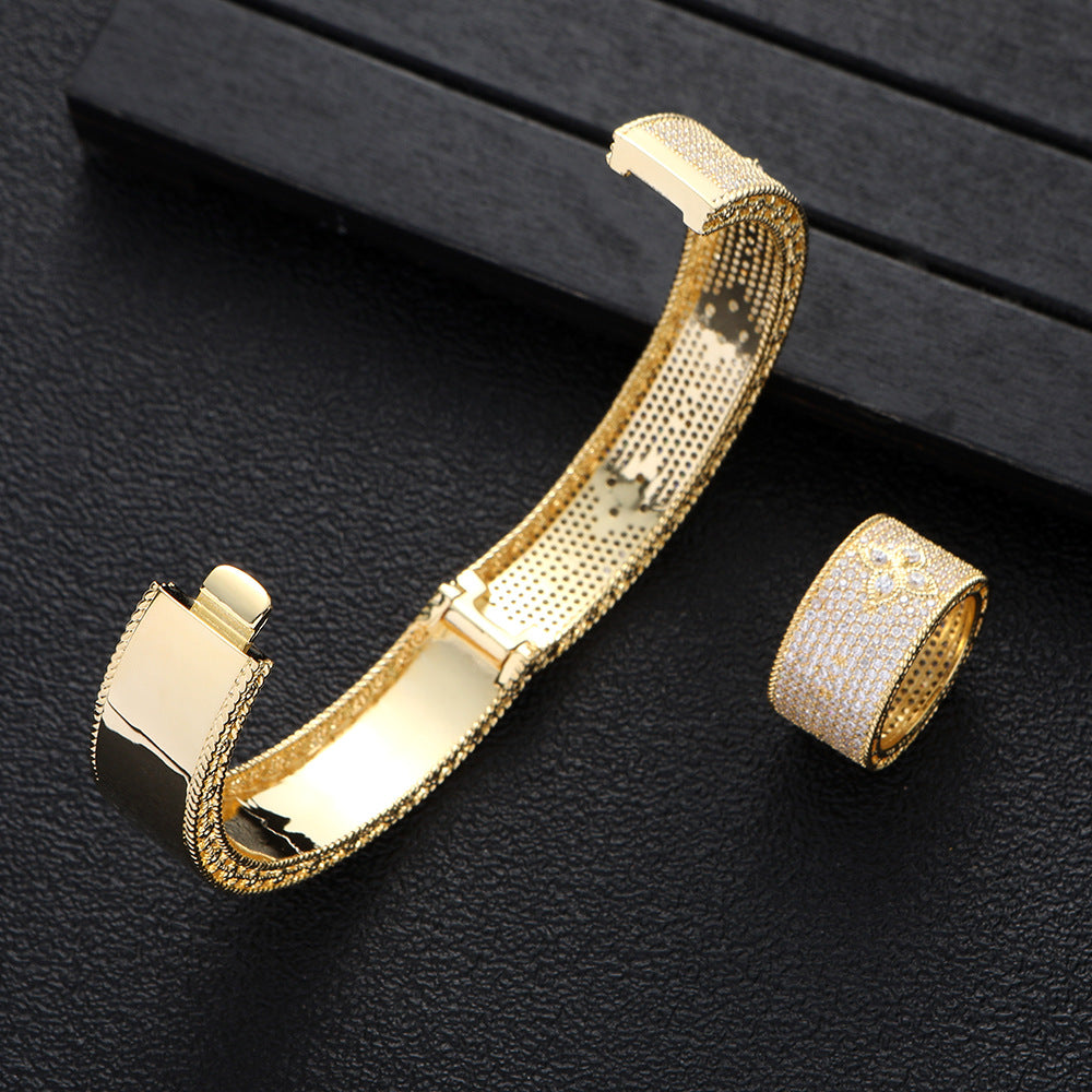 Clover Cubic Zirconia Bracelet B3971