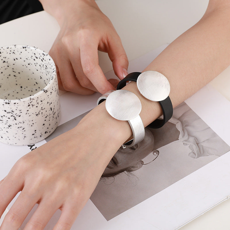 Round Vegan Leather Magnetic Bracelet B4184 - view 8
