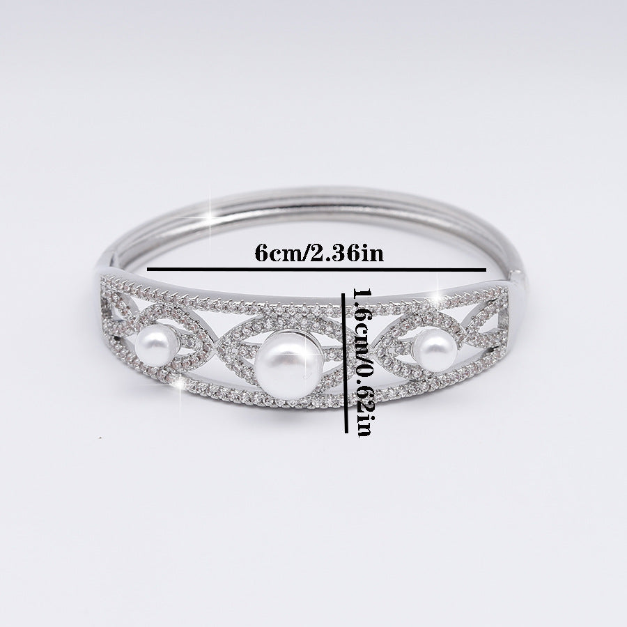Rhinestone and Pearl Bracelet B4281
