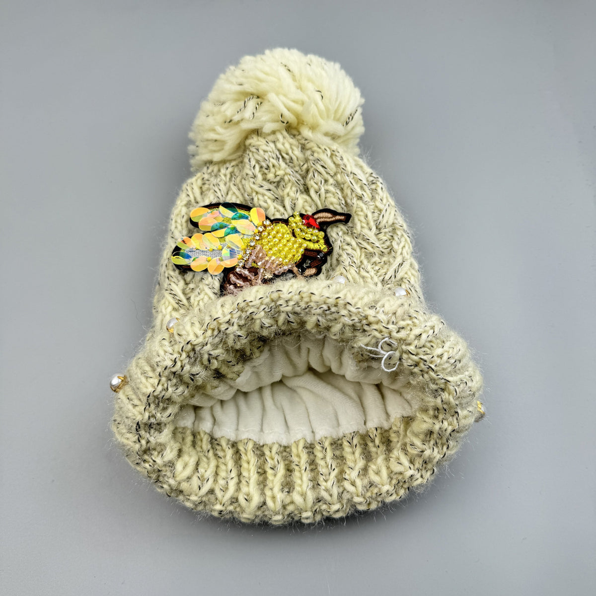 Bee Pom Pom Knit Beanie C0859