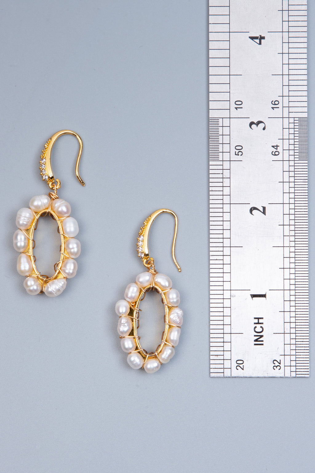 Hollow Oval Pearl Earrings E4750
