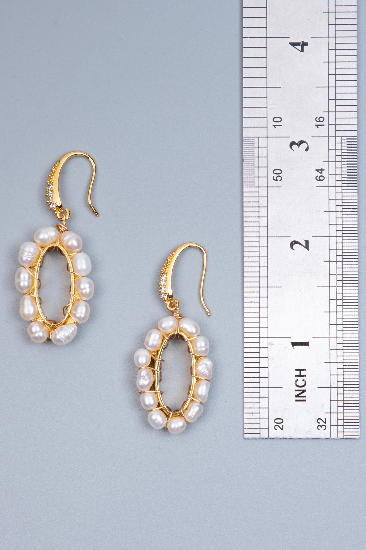 Hollow Oval Pearl Earrings E4750