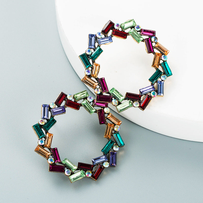 Hollow Geometric Round Stud Earrings E4979