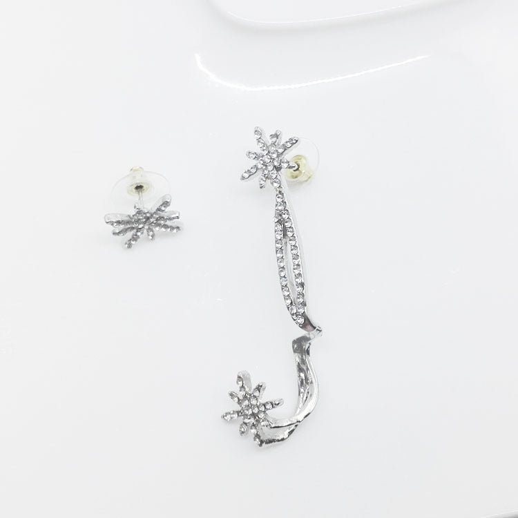 Snowflake Rhinestone Asymmetrical Ear Hook E5110