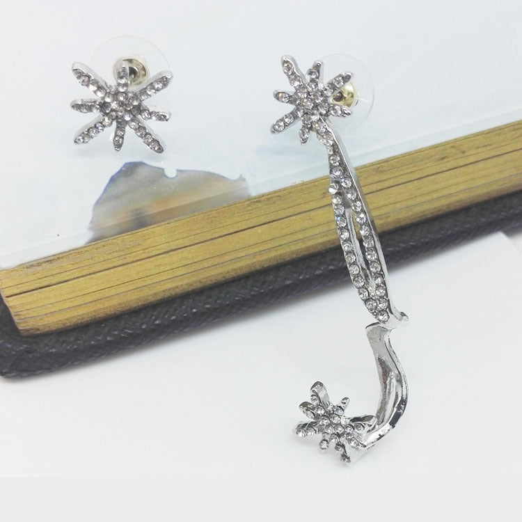 Snowflake Rhinestone Asymmetrical Ear Hook E5110