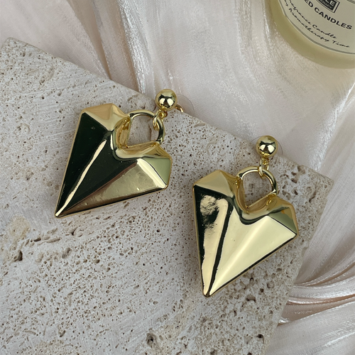 18K Gold-Plated 3D Heart Earrings E8703 - product image 1