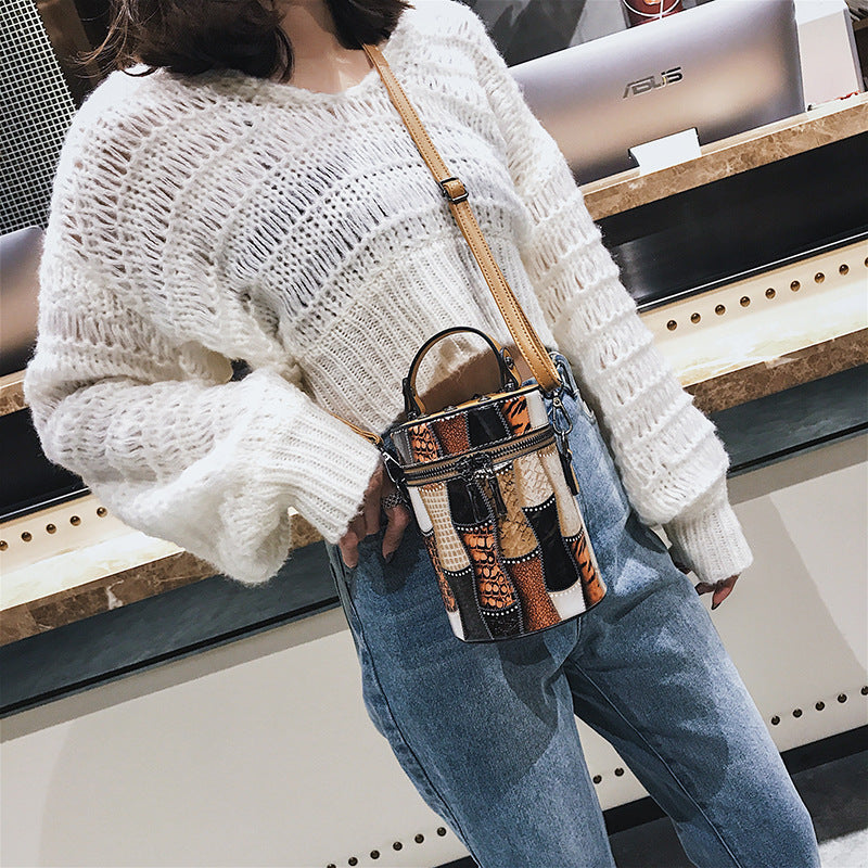 Cylinder Pu Leather Crossbody HB1379