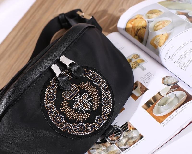 Crown Bee Leather Crossbody HB1492