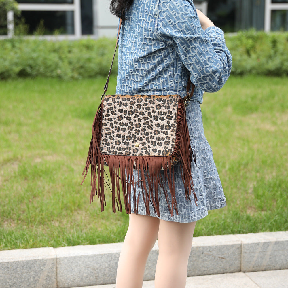 Leopard Printed Tasssel Crossbody HB1601