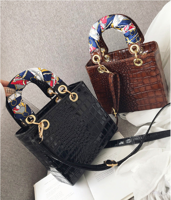 Crocodile Pattern Diana Bag HB1781