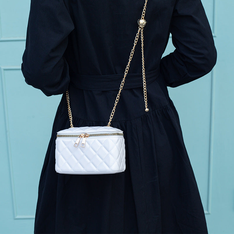 Diamond Pattern Leather Bucket Bag HB1832