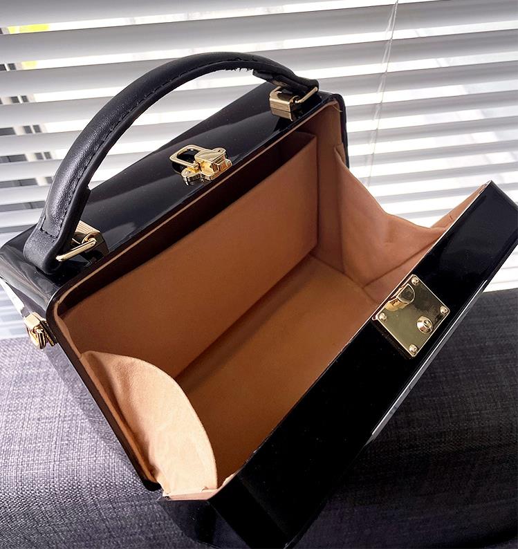Girl Acrylic Square Clutch Bag HB2085