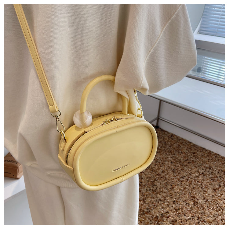 Oval Shaped Pu Leather Crossbody HB2118