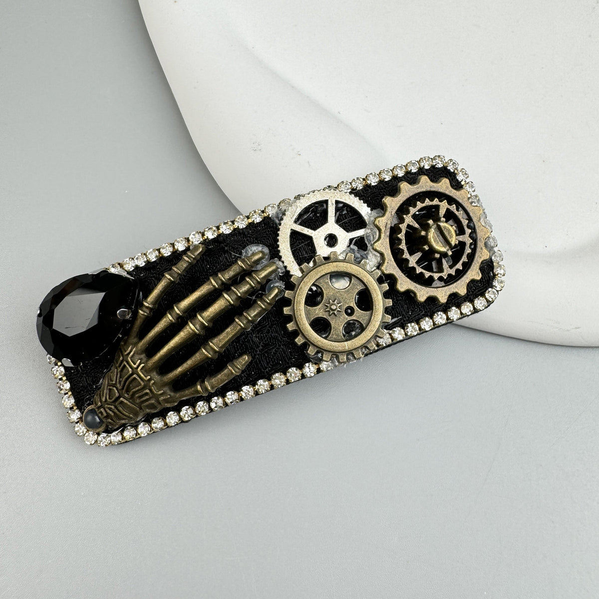 Lolita Lolita Retro Skull Hand Hair Clip L4682