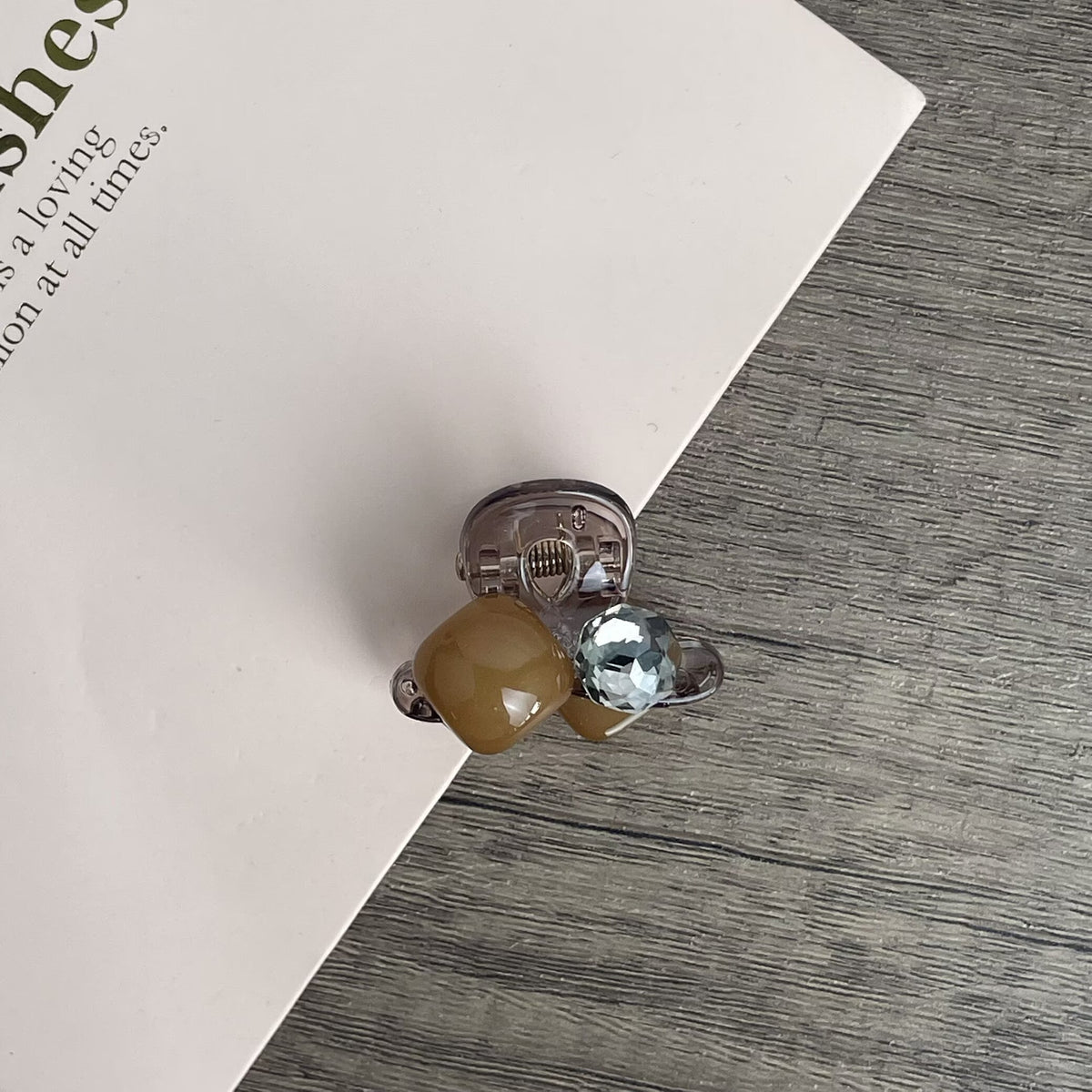 Simple Acrylic Hair Clip L5066 - view 3
