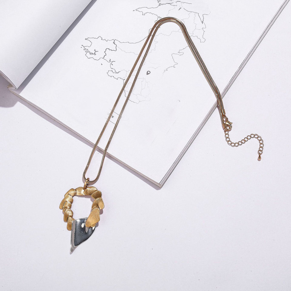 Hollow Geometry Alloy Necklace N4012 – view 3