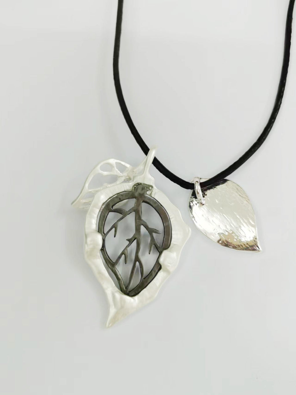 Leaf Alloy Leather Necklace N4686