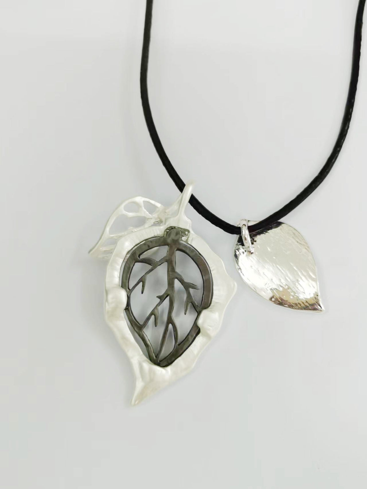 Leaf Alloy Leather Necklace N4686