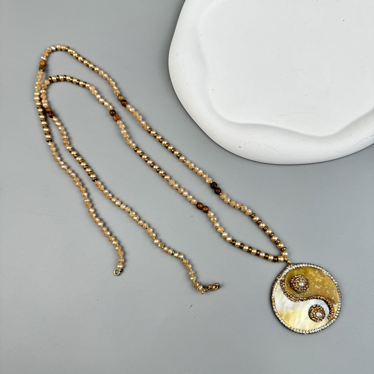 Yin Yang Shell Pendant Bead Necklace N5551 - view 8