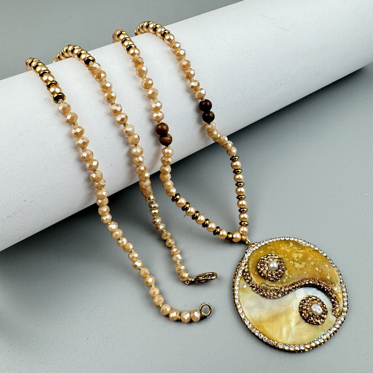 Yin Yang Shell Pendant Bead Necklace N5551 - view 5