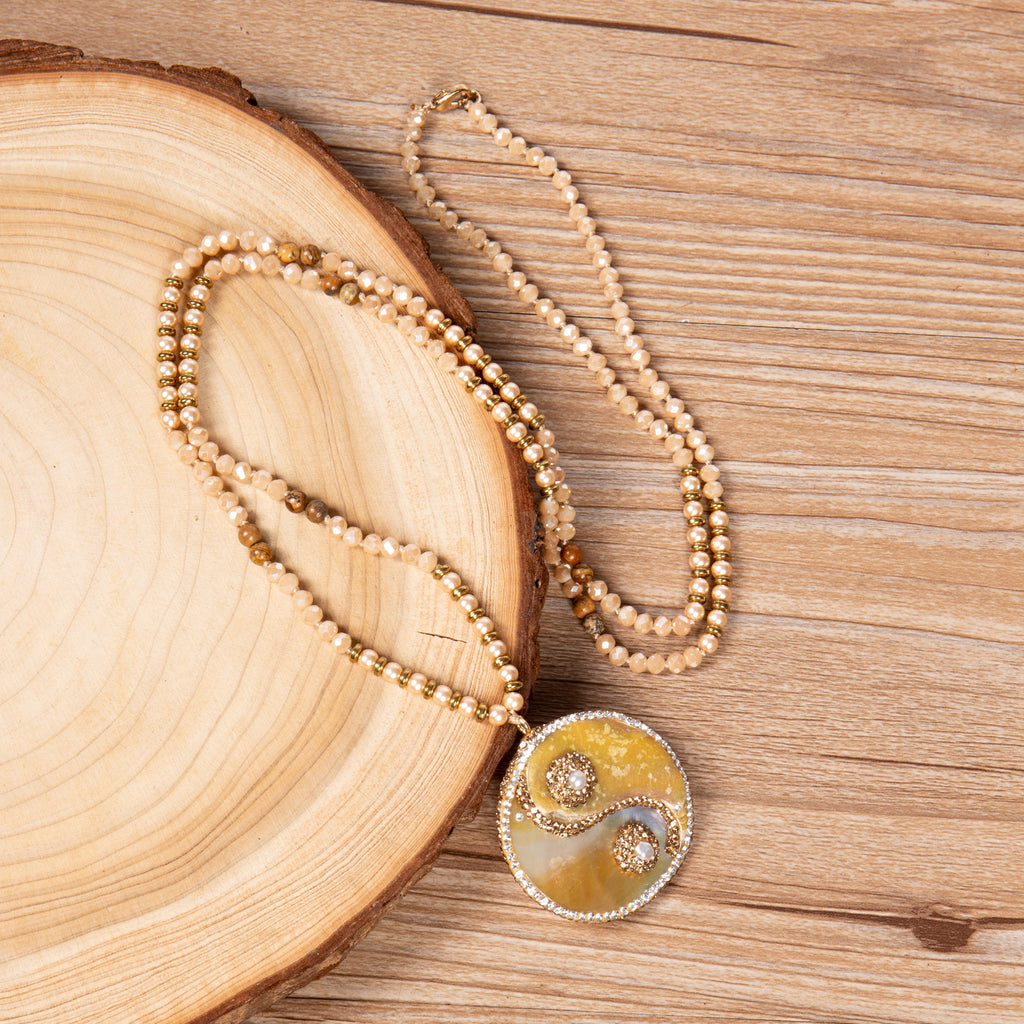 Yin Yang Shell Pendant Bead Necklace N5551