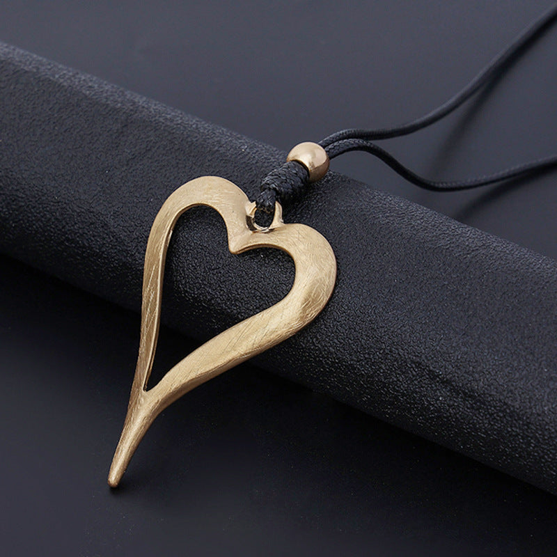 Hollow Heart Metal Necklace N5596
