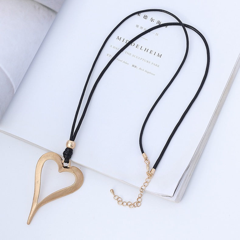Hollow Heart Metal Necklace N5596