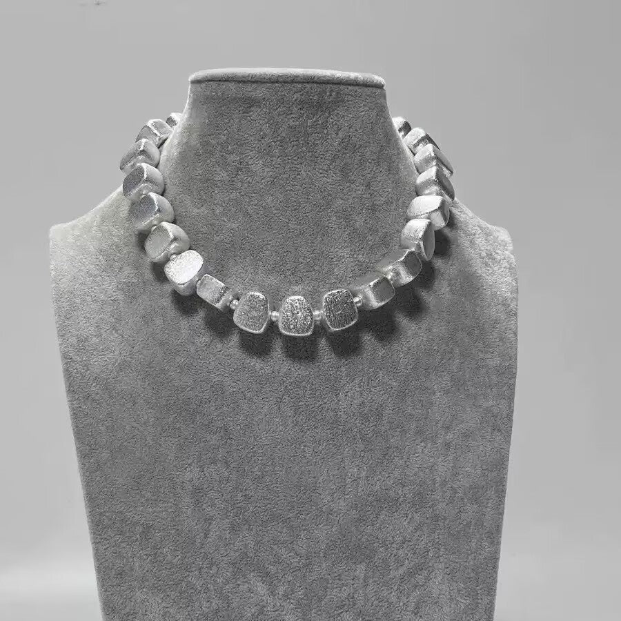 Square Three-Dimensional Metal Necklace N5683
