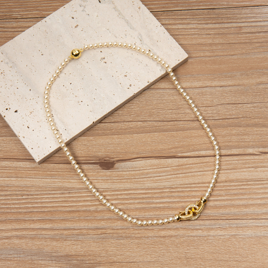 Baroque-Style Lock Necklace N5710