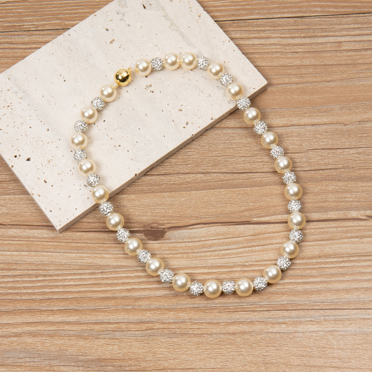 Baroque-Style Lock Necklace N5721