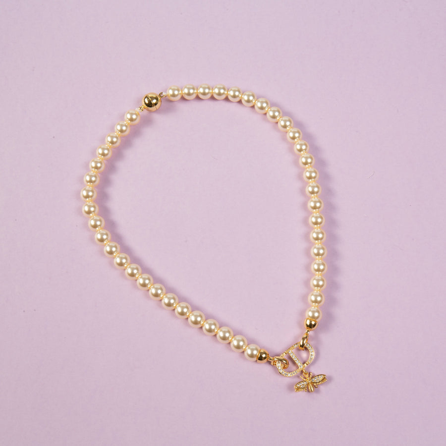 Bee Pendant Baroque Style Lock Necklace Necklace N5735