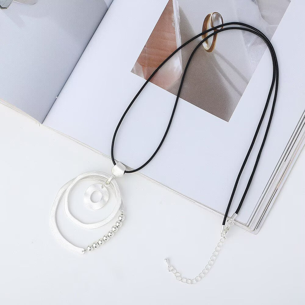 Round Pendant Leather Necklace N5755
