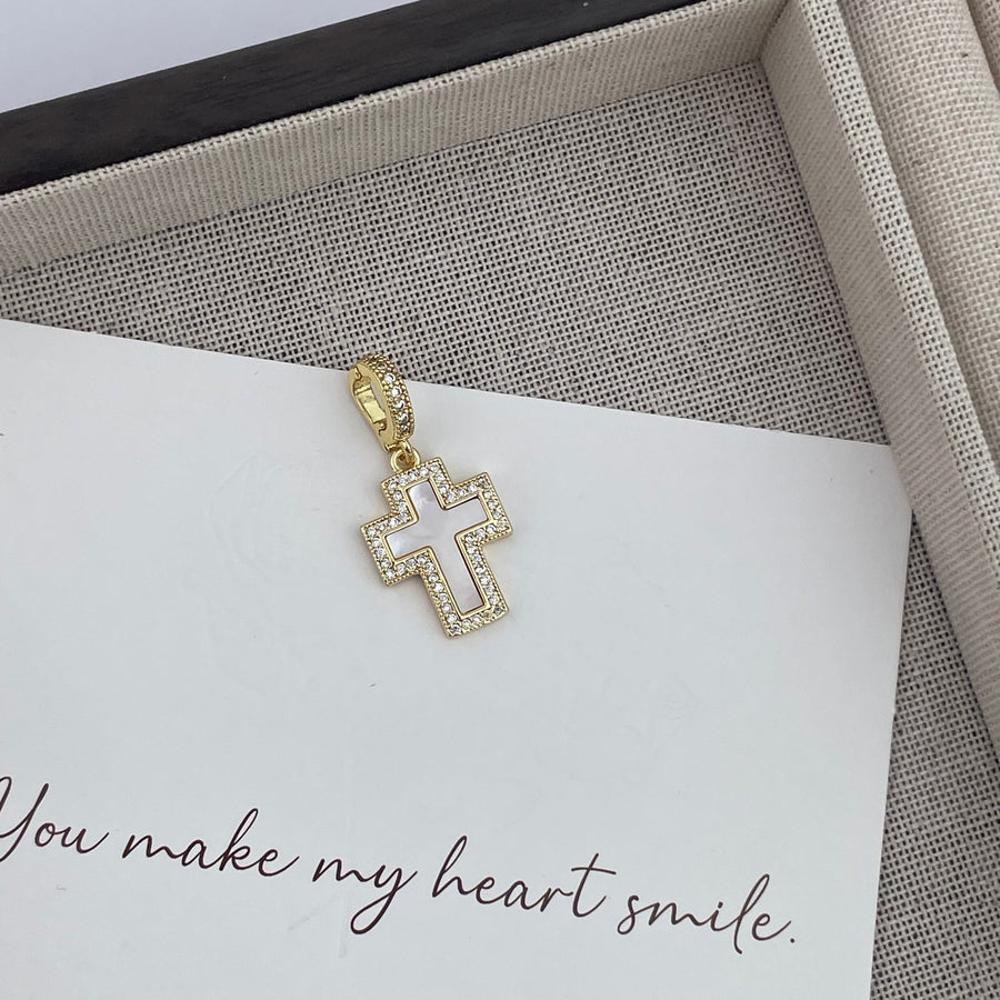 18K Gold-Plated Cross Cubic Zirconia Pendant P0683