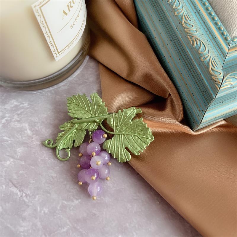 Grape Alloy Brooch PA3326