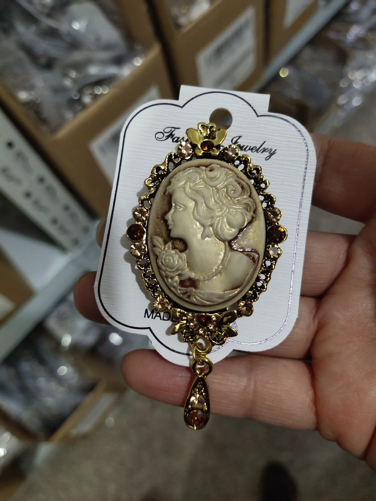 Baroque Portrait Brooch PA3344