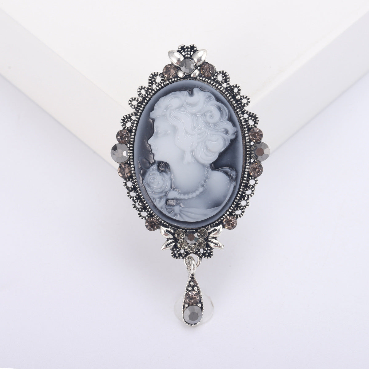 Baroque Portrait Brooch PA3344