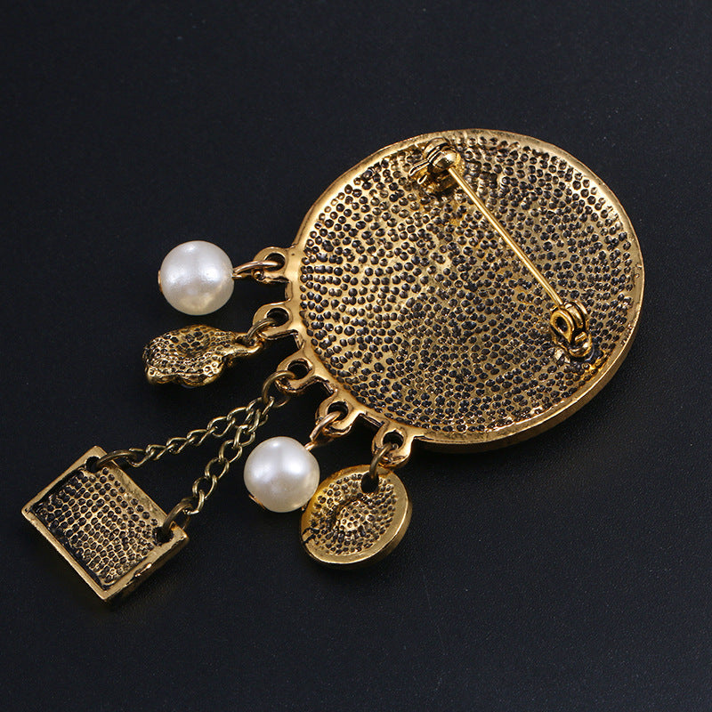 Pearl Portrait Tassel Brooch PA3347