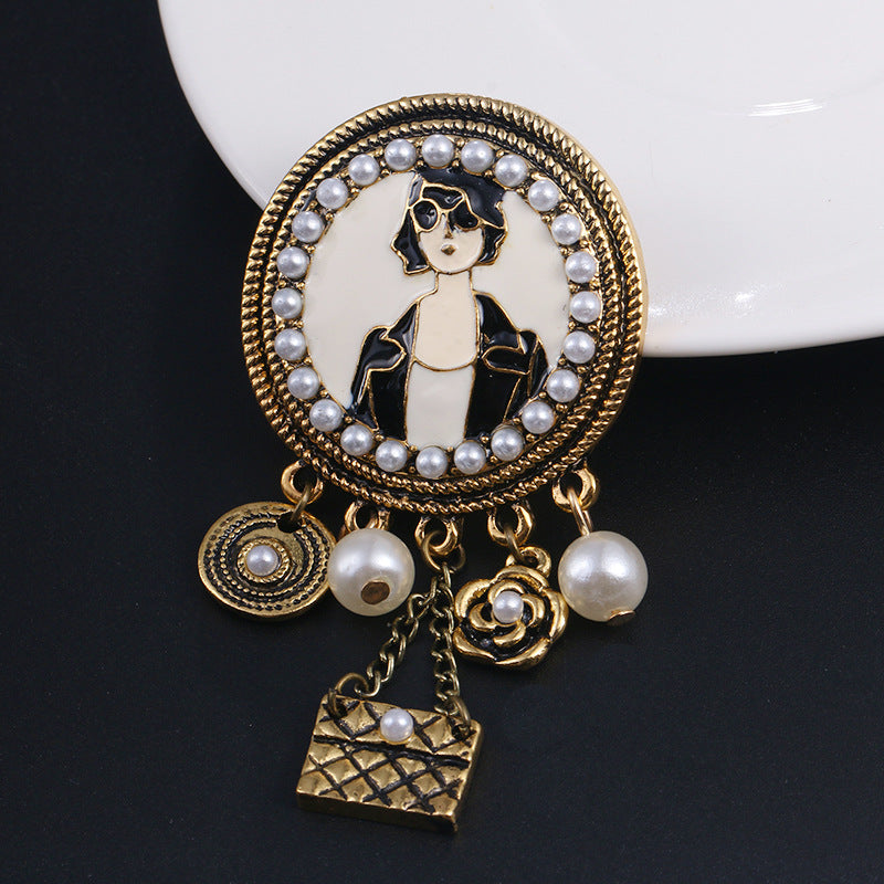 Pearl Portrait Tassel Brooch PA3347
