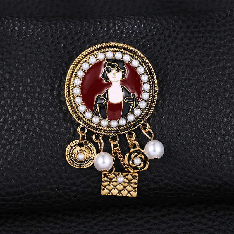 Pearl Portrait Tassel Brooch PA3347