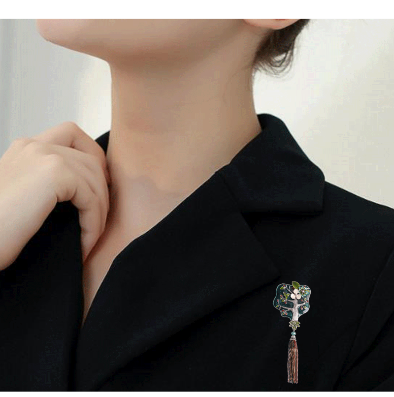 Fan Tassel Brooch PA3365