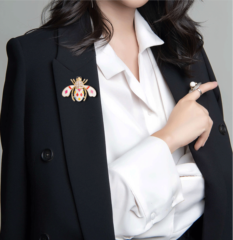 Bee Rhinestone Brooch PA3520