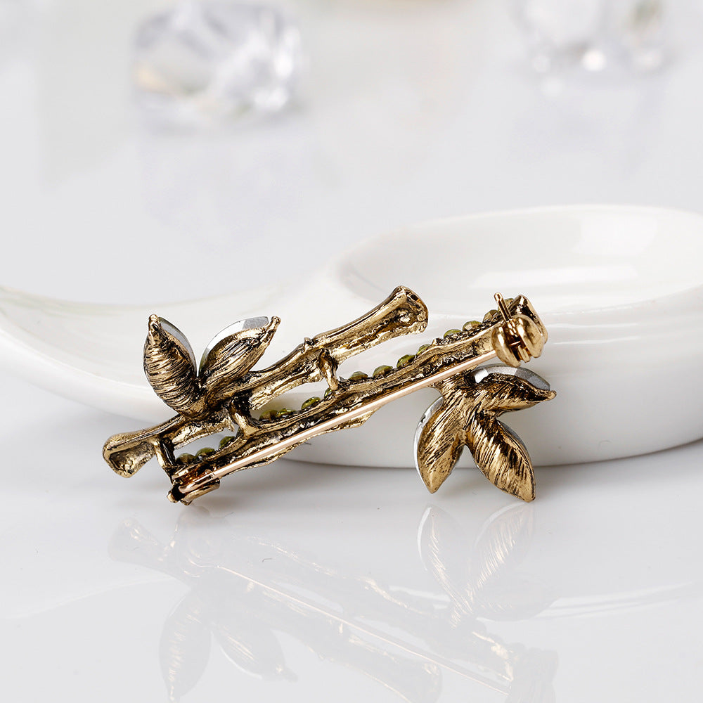 Bamboo Rhinestone Brooch PA3729