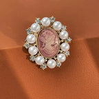 Lady Brooch PA4381