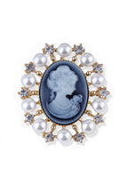Lady Brooch PA4381